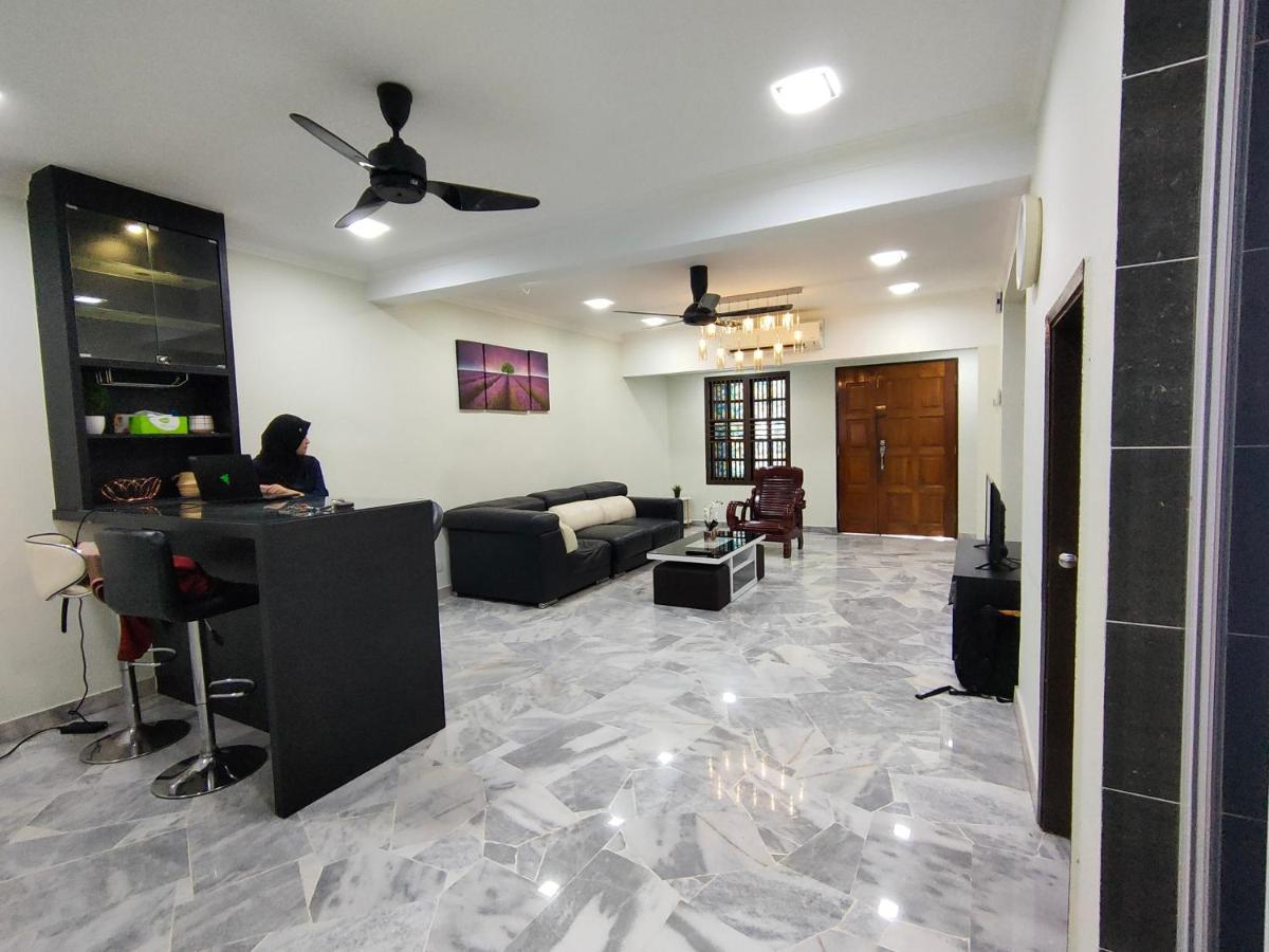 Three-Bedroom House At Tyara Homestay Sunway Petaling Jaya Buitenkant foto