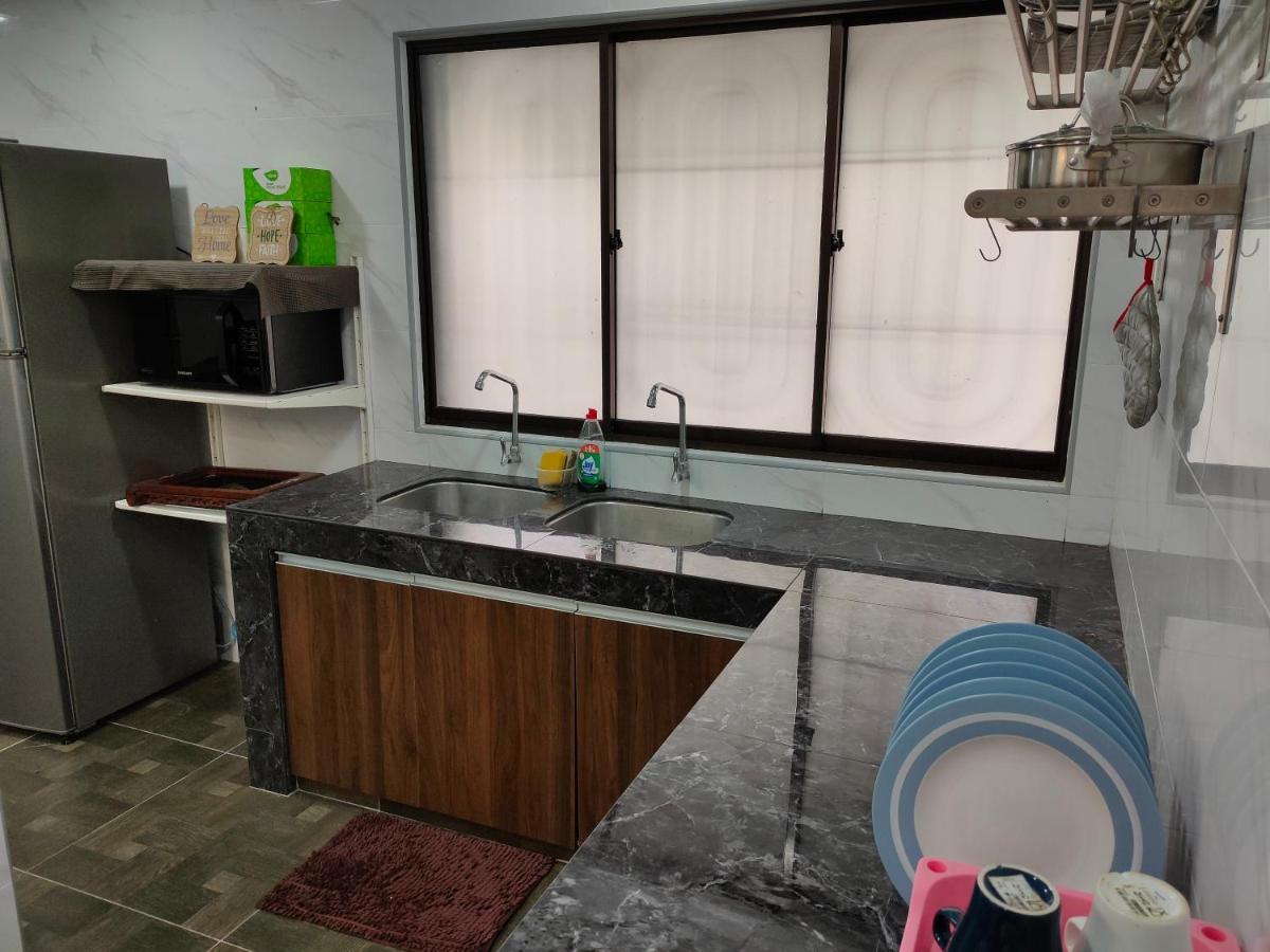 Three-Bedroom House At Tyara Homestay Sunway Petaling Jaya Buitenkant foto