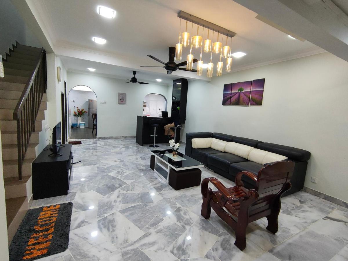 Three-Bedroom House At Tyara Homestay Sunway Petaling Jaya Buitenkant foto